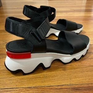 NEW Sorel Sandals Shoes Womens Size 11, Black Leather Kinetic Impact